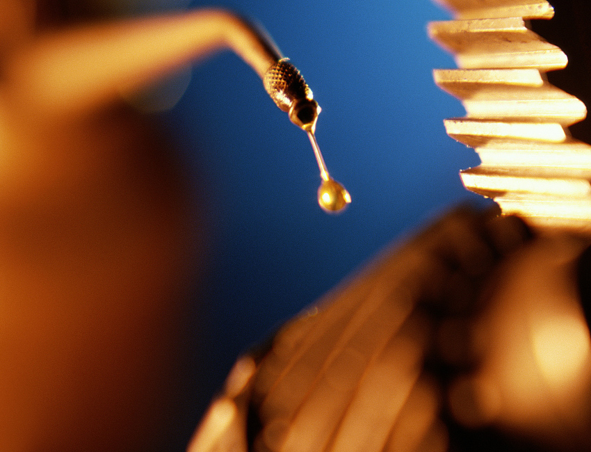 跨界汽修決戰(zhàn)終端 潤(rùn)滑油營(yíng)銷劍指汽車后市場(chǎng)